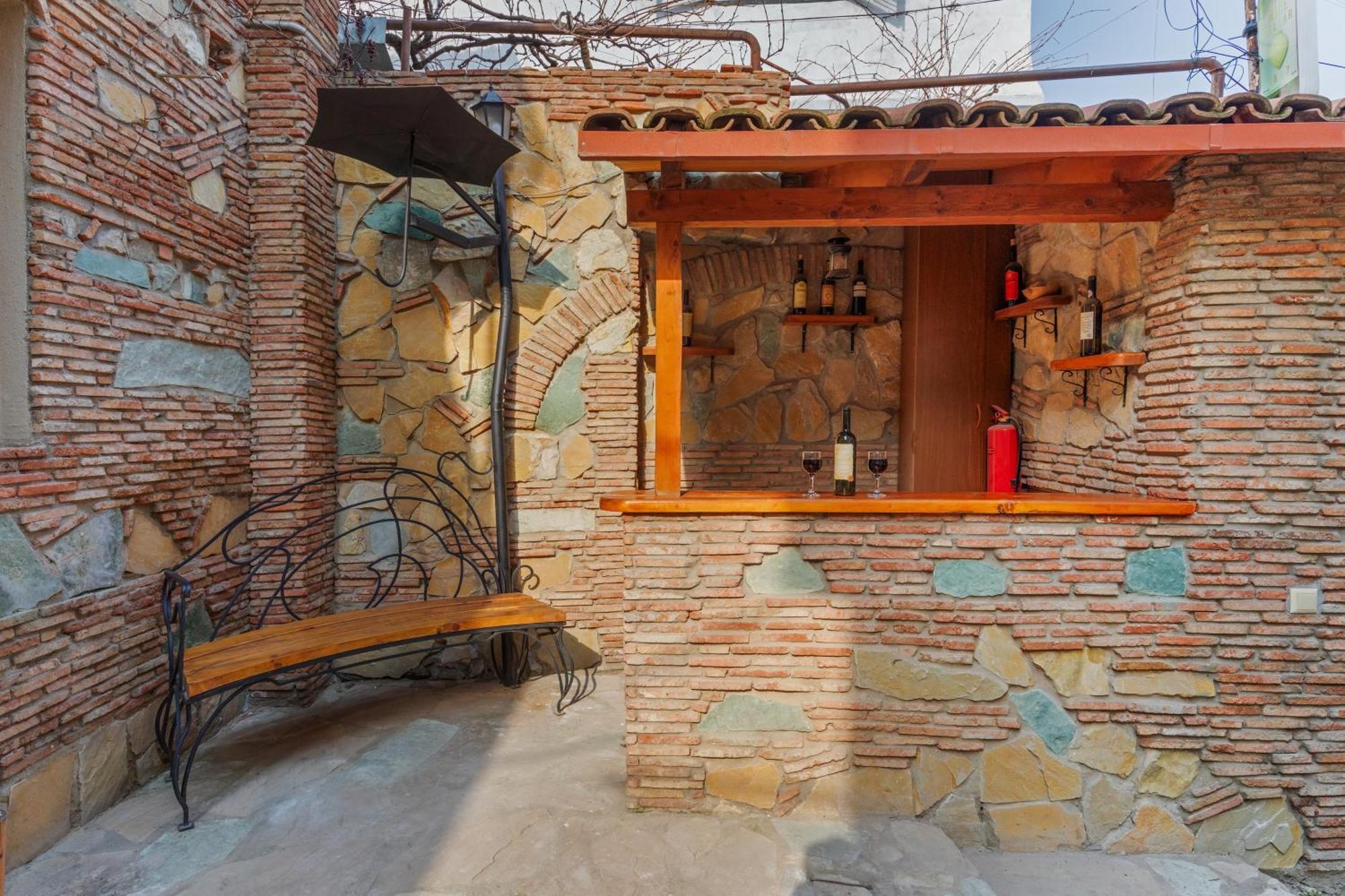 Apartments With Wine Cellar In Old Tbilisi Eksteriør bilde