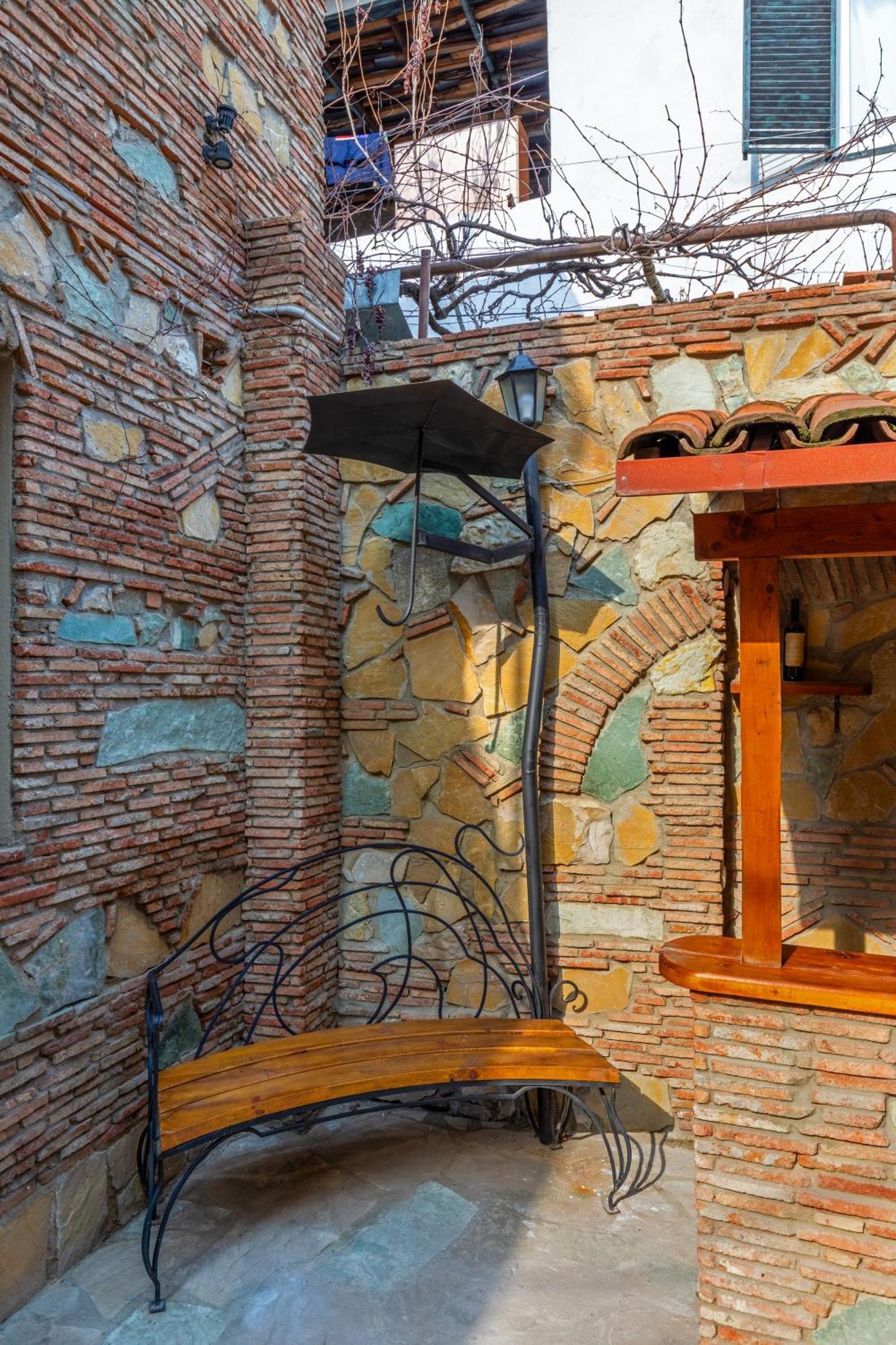 Apartments With Wine Cellar In Old Tbilisi Eksteriør bilde